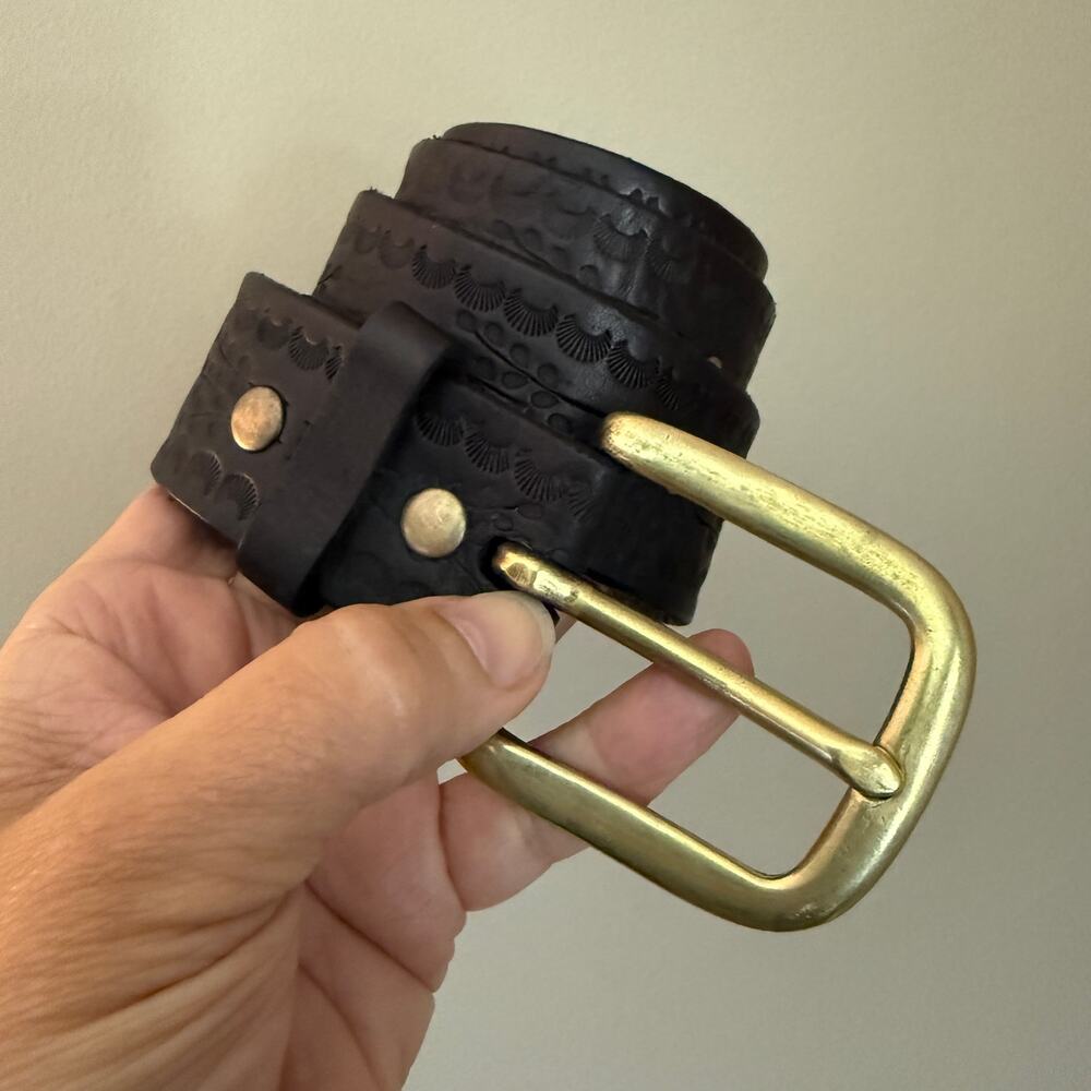 Vintage 1990s Black Tooled Leather Belt Brass Buckle Boho Womens M 1990s